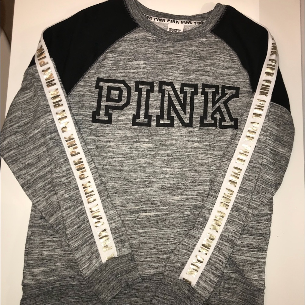 Black/white/gold/gray crew neck